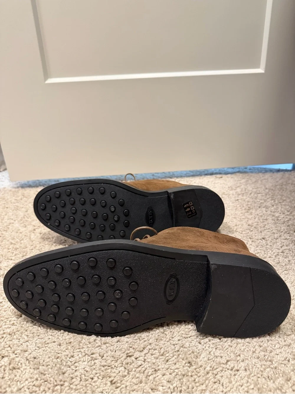 Brand New Tod's Italy Men's Suede Desert Chukka Boots – Never Worn size 7